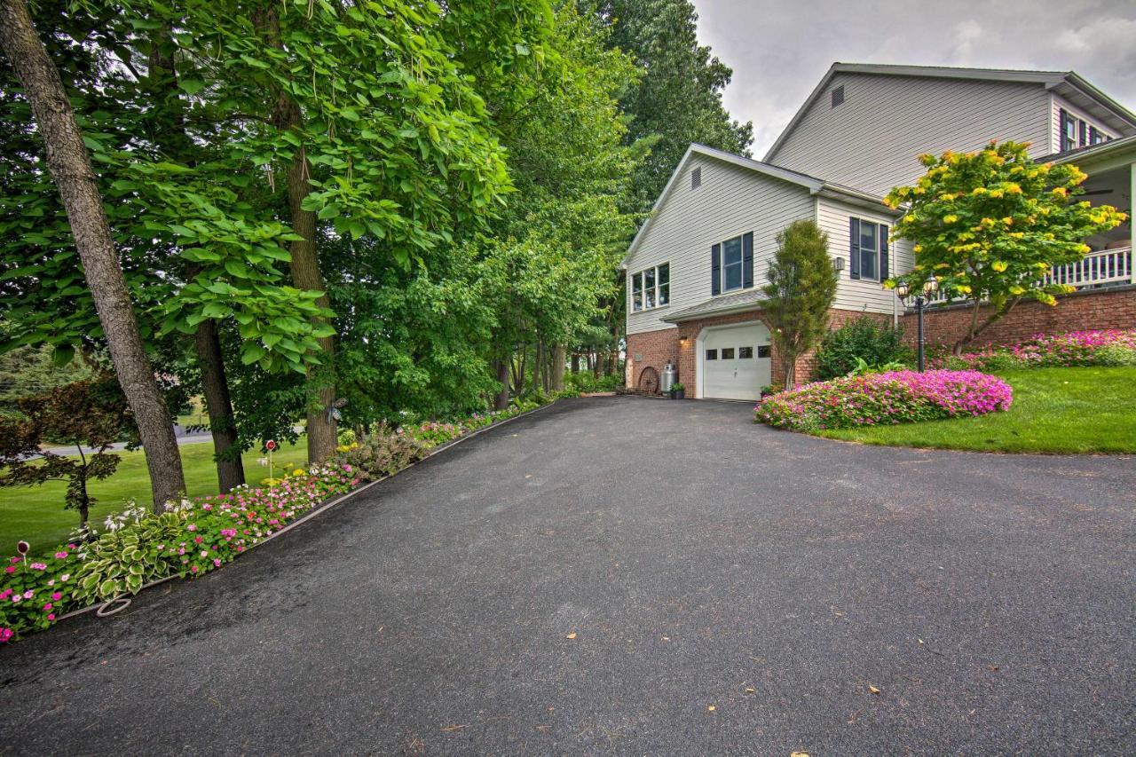 Charming Apartment With Yard And Beautiful Gardens! Manheim Exterior photo